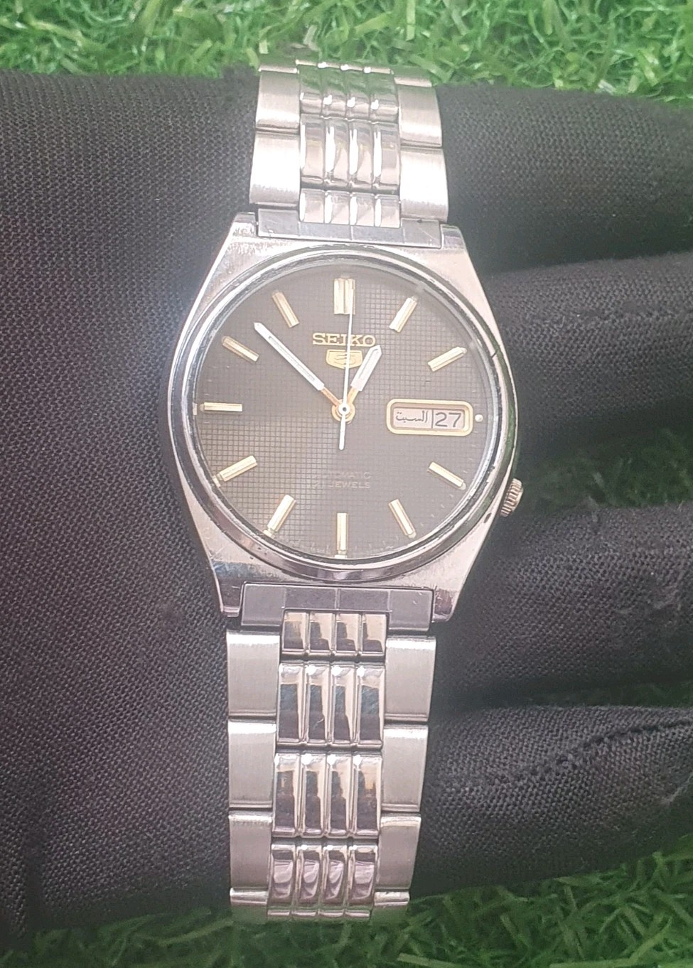 Vintage Seiko 5 Automatic Stainless Steel men Wristwatch made in Japan