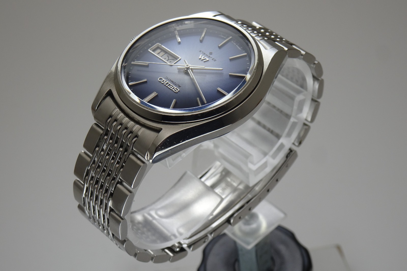 Vintage 1975 JAPAN SEIKO LORD MATIC WEEKDATER 5606-8051 23Jewels Automatic.