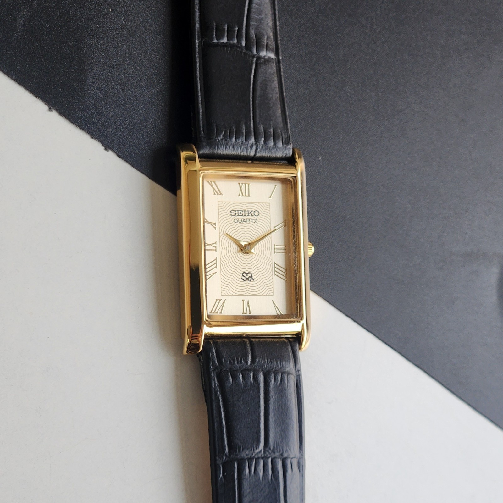 Vintage Seiko Slim Tank Quartz Men Golden Face Dress Watch-Free Shipping