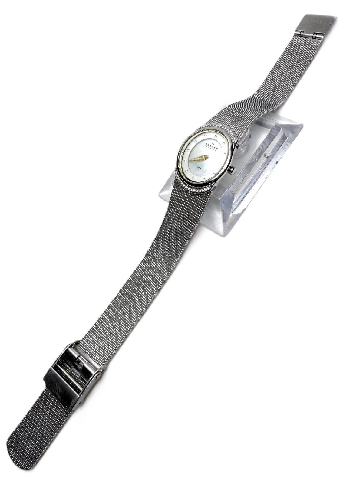 SKAGEN STEEL 686XSGSC MOP DIAL SILVER & GOLDTONE ACCENTS MESH BAND LADIES WATCH