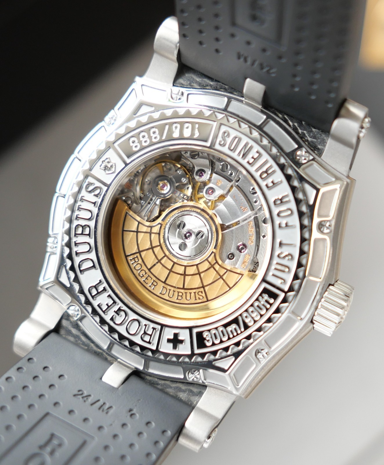 Roger Dubuis Easy Diver LTD Revision