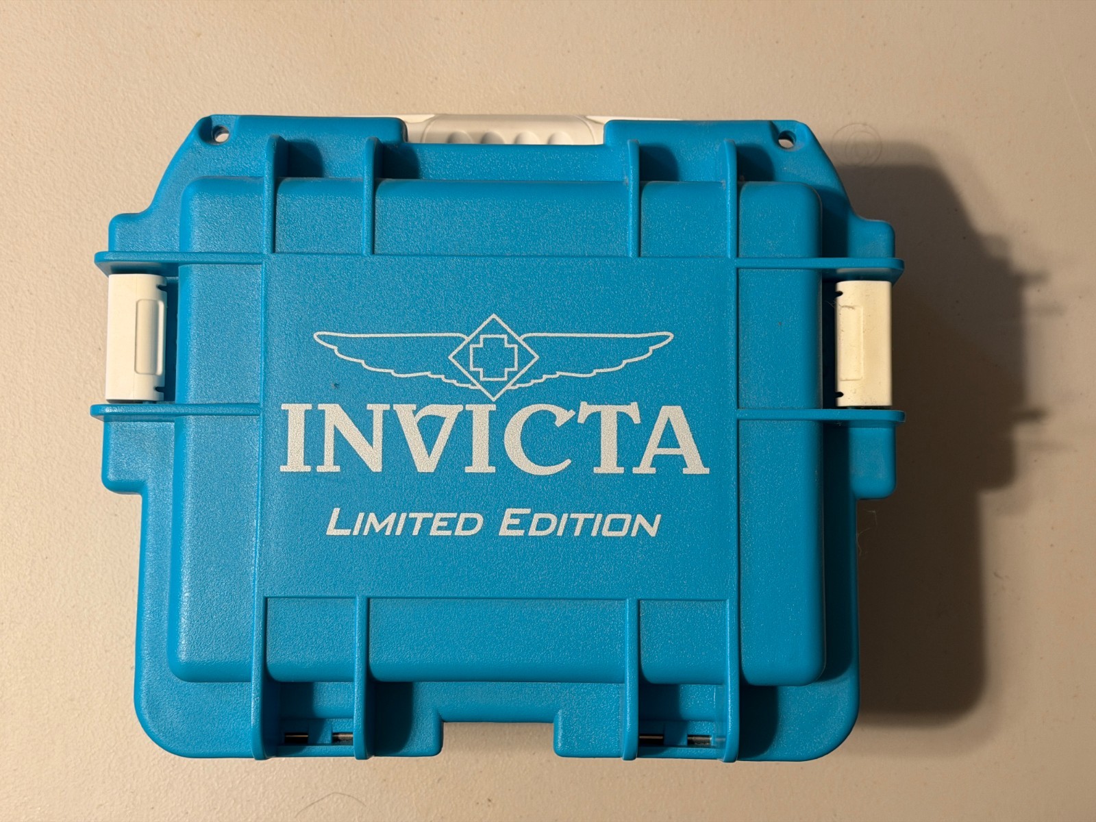 Invicta Pro Diver Men’s Watch ~ Model 13858 ~ With 3-Slot Dive Impact Case!