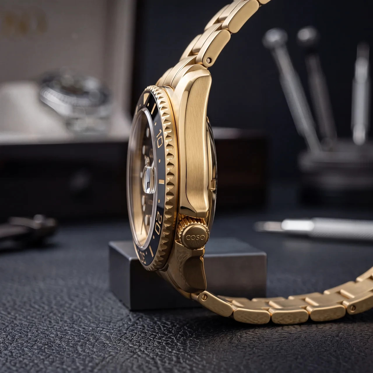 COSO Velocce Automatic Diver Black Dial Full Gold Bracelet Black/Silver Bezel