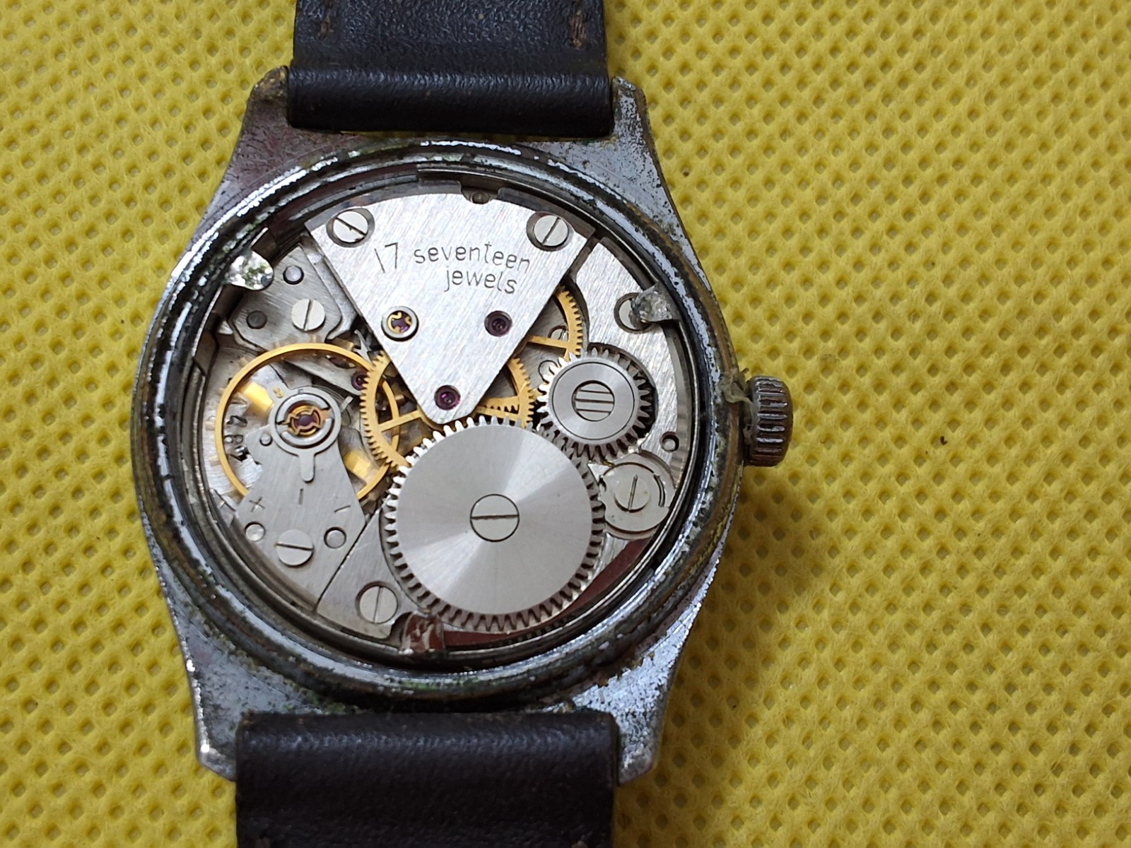 Vintage Wrist Watch Signed Pansy 17 jewels 35 mm Including Crown.