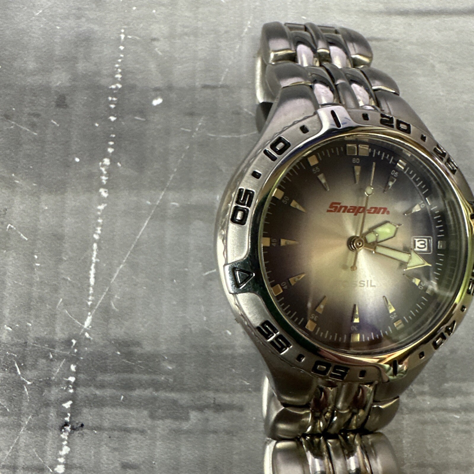 Snap-on Tools FOSSIL Watch with bottom half of tin NO lid to tin