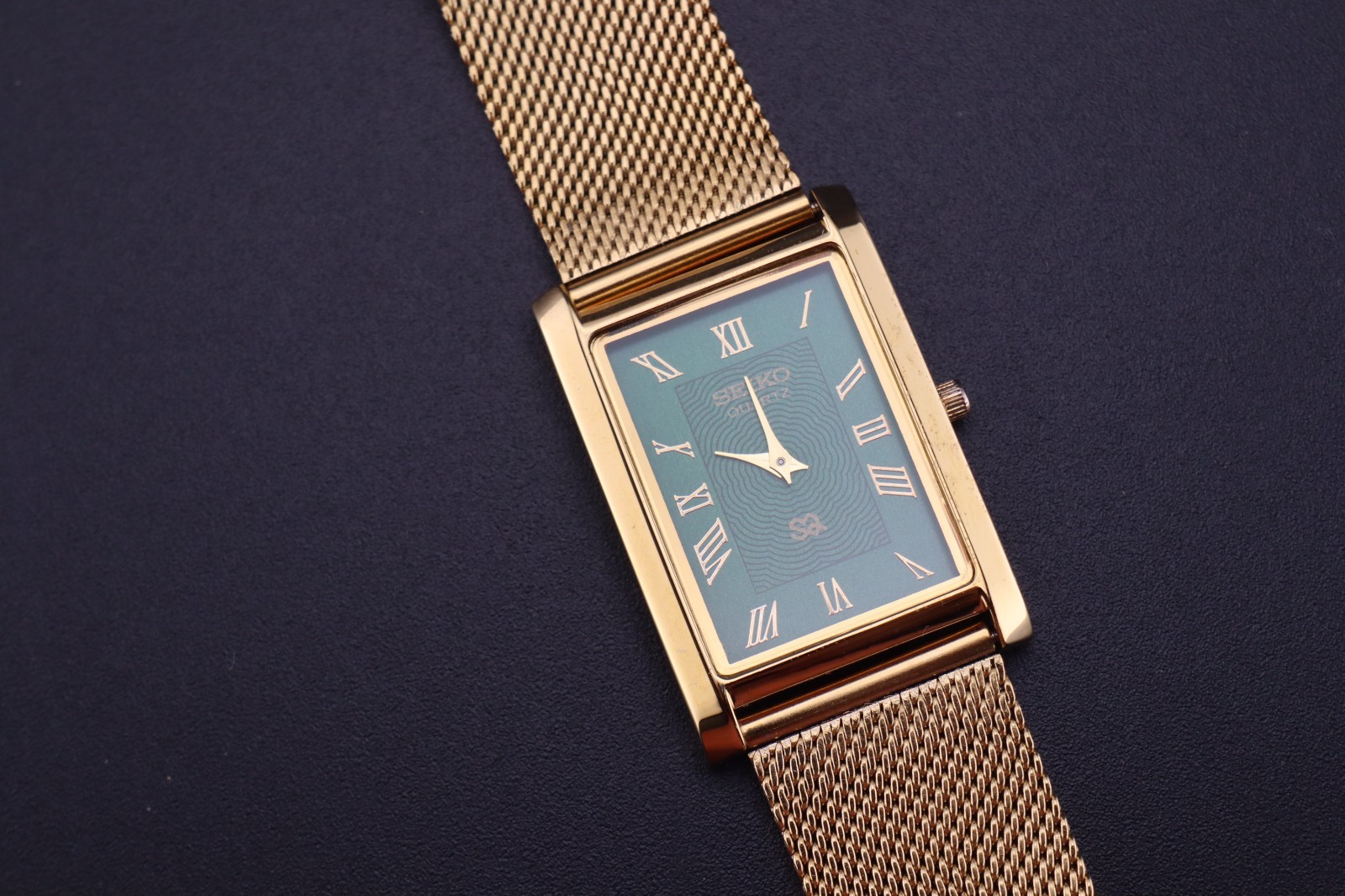 Vintage Seiko Slim Gold Green Dial Quartz Men’s Wrist Watch