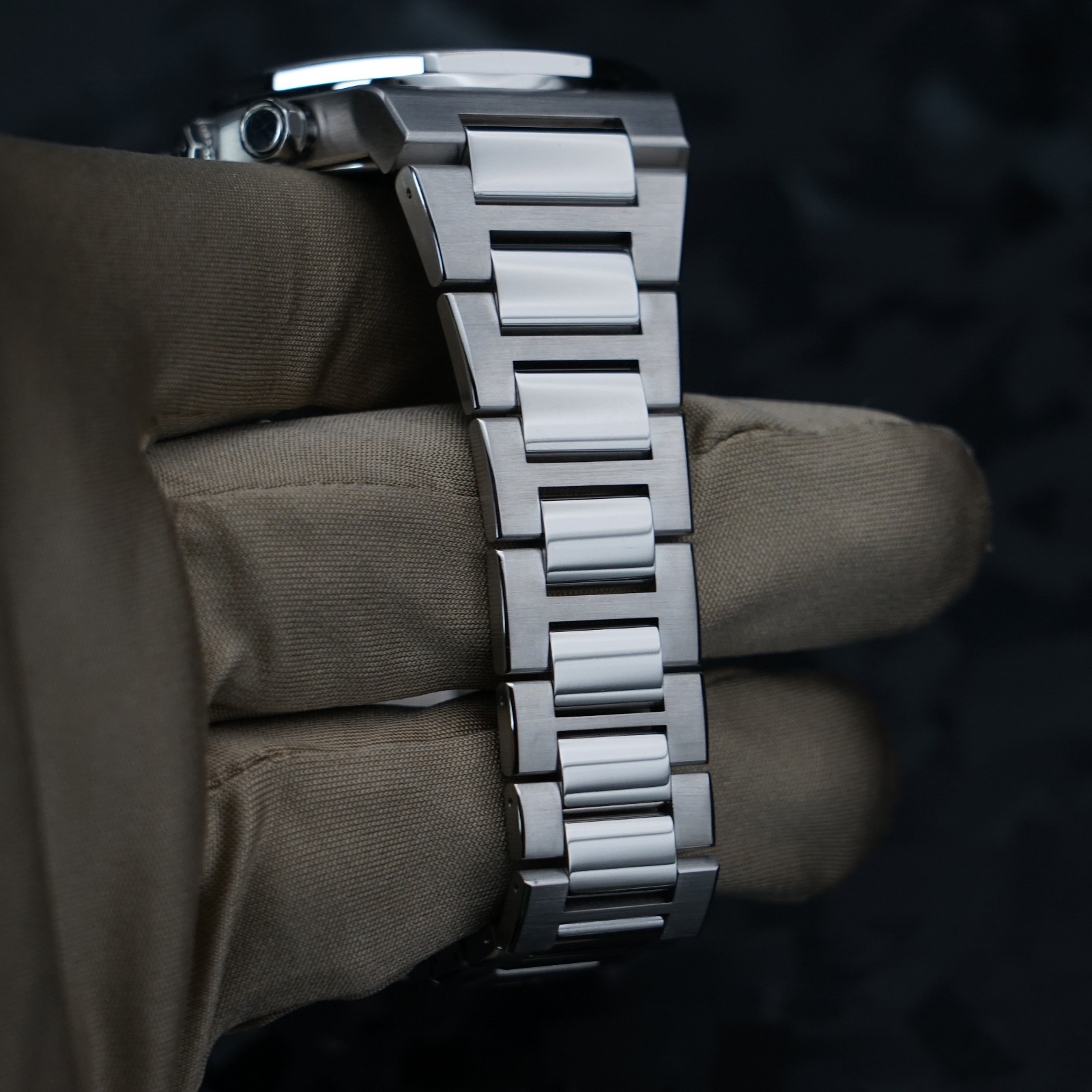 Girard-Perregaux Laureato Panda Chronograph 42mm – 81020-11-131-11A – Full Set