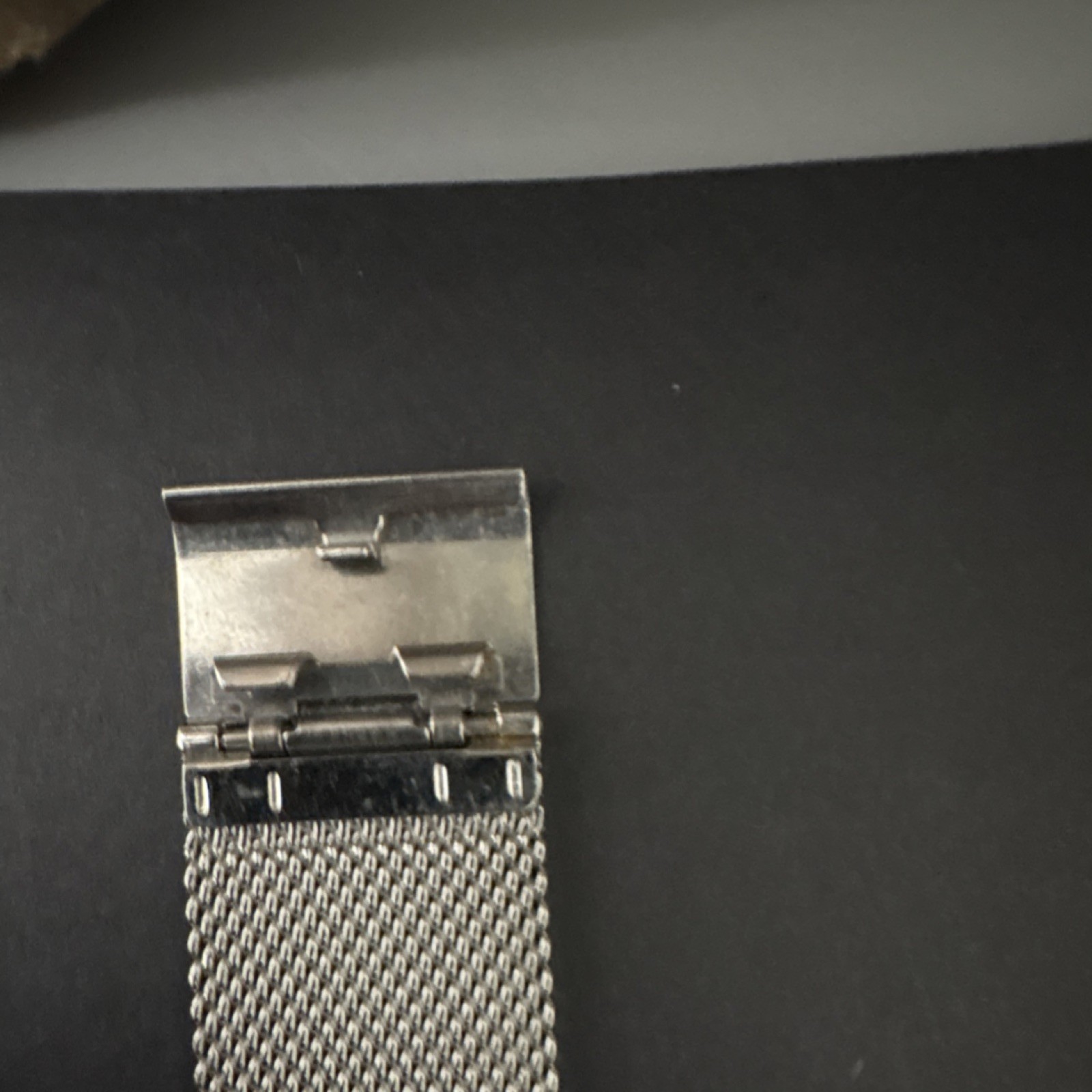 Kenneth Cole New York Quartz Analog Silver Dial Mesh Band Date 30m (3 ATM)