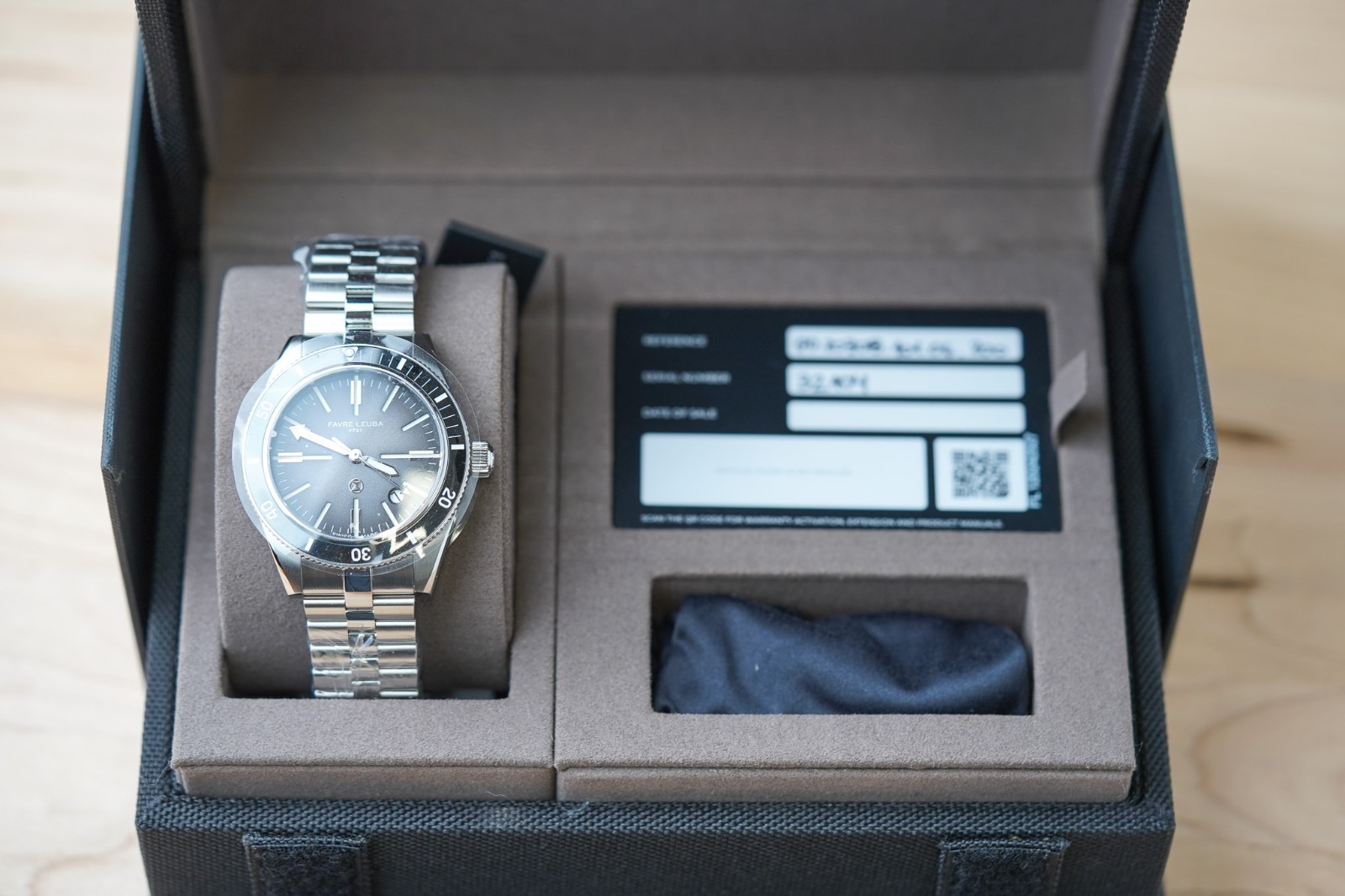 Favre Leuba Deep Raider Renaissance 00.20308.101.06.200 Men’s 40mm Watch