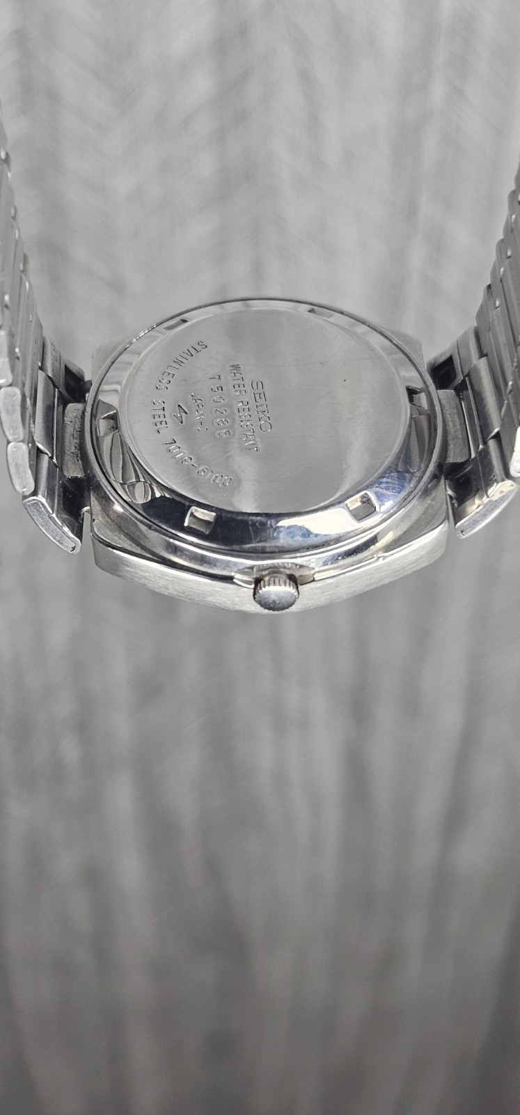 vintage Seiko 5 automatic 7019-5100 day/Date Blue Dial Men’s Wrist Watch