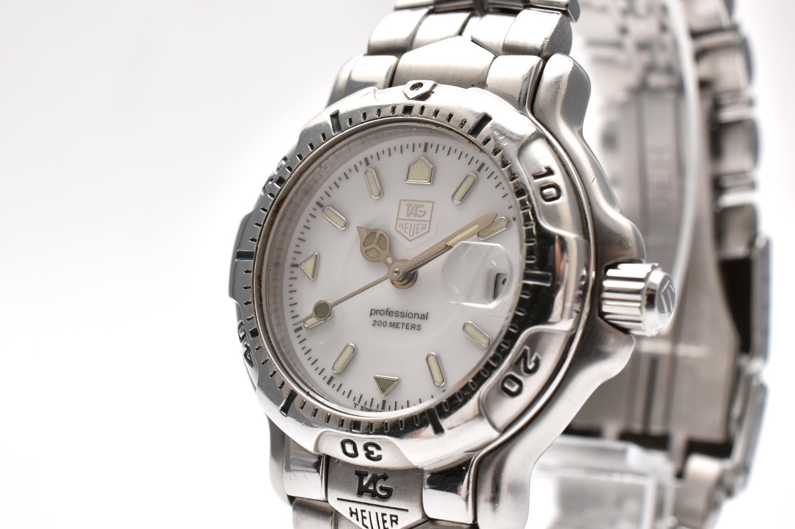 [ Near MINT ] TAG Heuer 6000 WH1311 Series White Dial Silver Date Quartz Watch