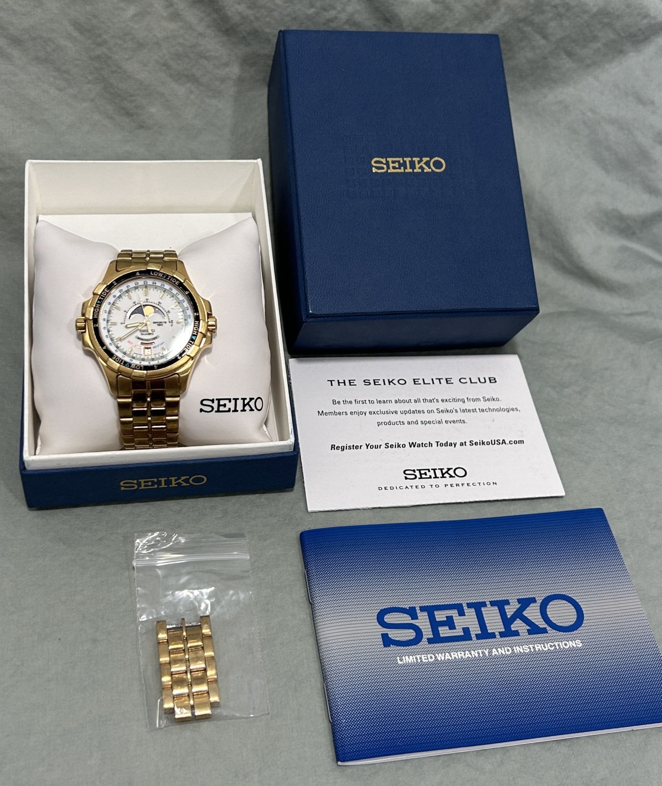 Seiko Tidemaster 6F24-7019 Sports 150 Moon Phase Tide Watch Gold Tone with Box