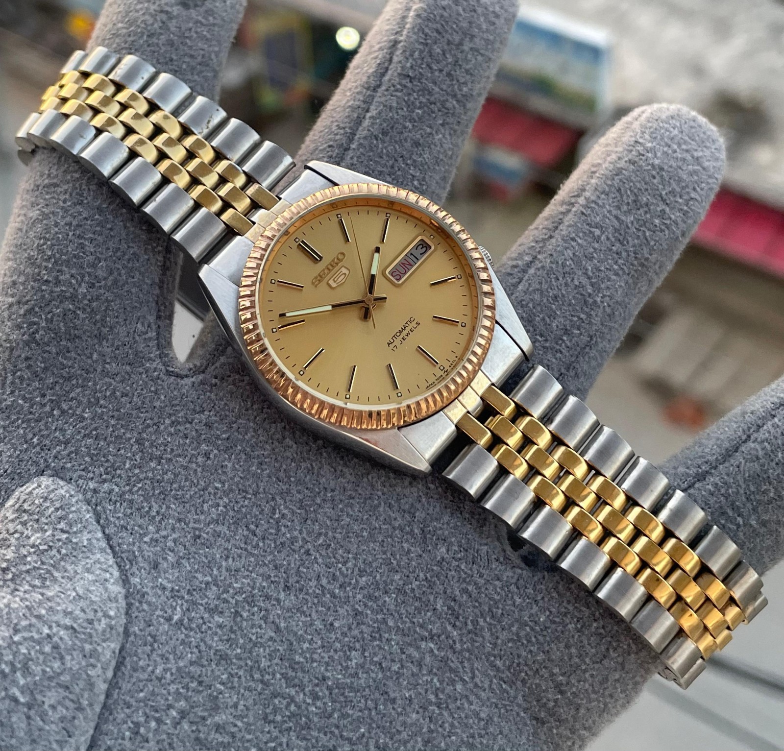 Fluted Bezel Seiko 5 Tow Tone 7009-3110 17 Jewels Wrist Watch Mens Japan