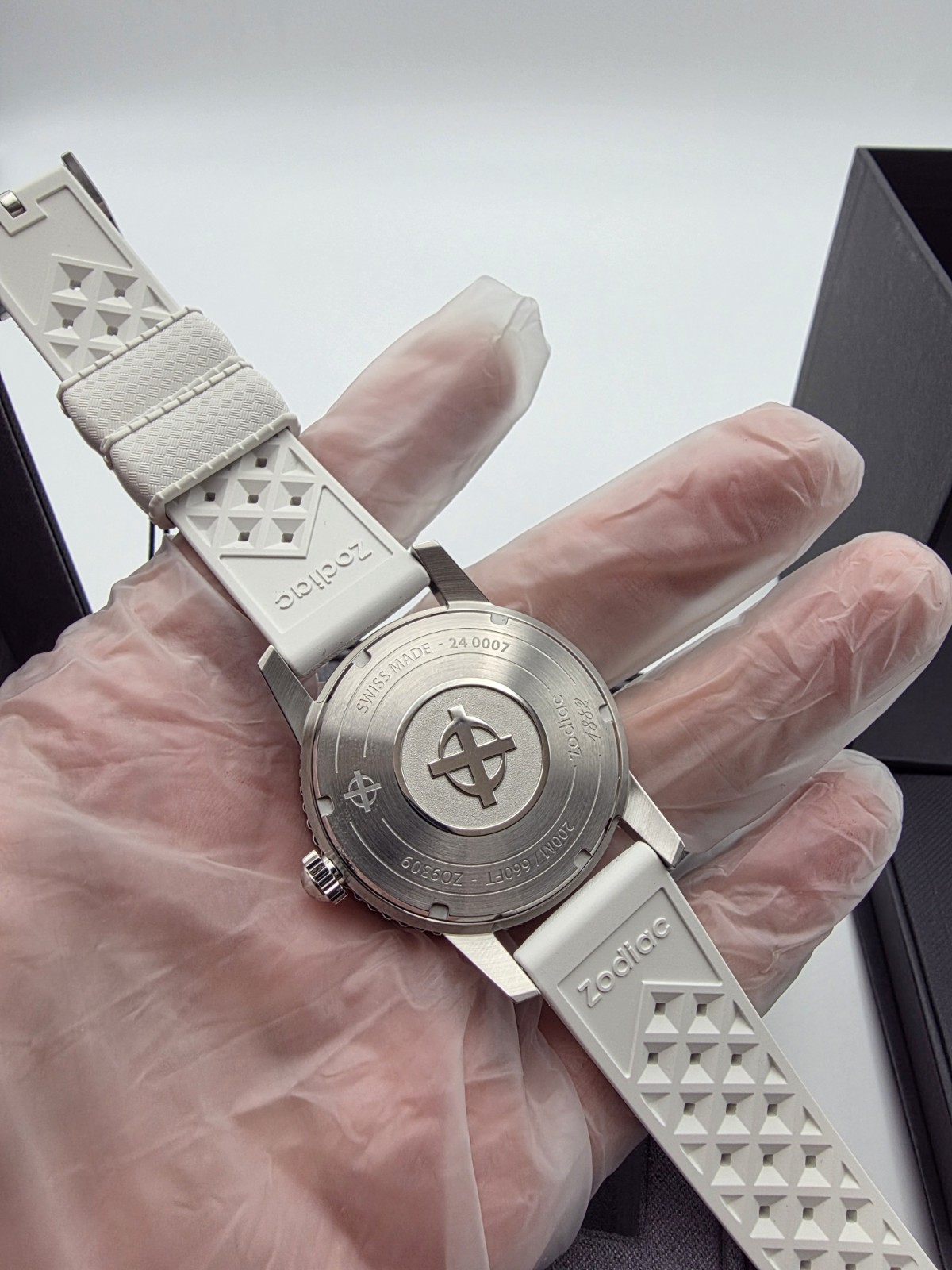Zodiac Super Sea Wolf Automatic Diver 200m White/Green Dial White Strap Date