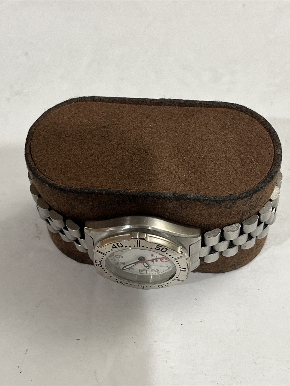 Wenger SWISS ARMY Military Ladies Watch 100 MTR Water Resident W/ New Battery!