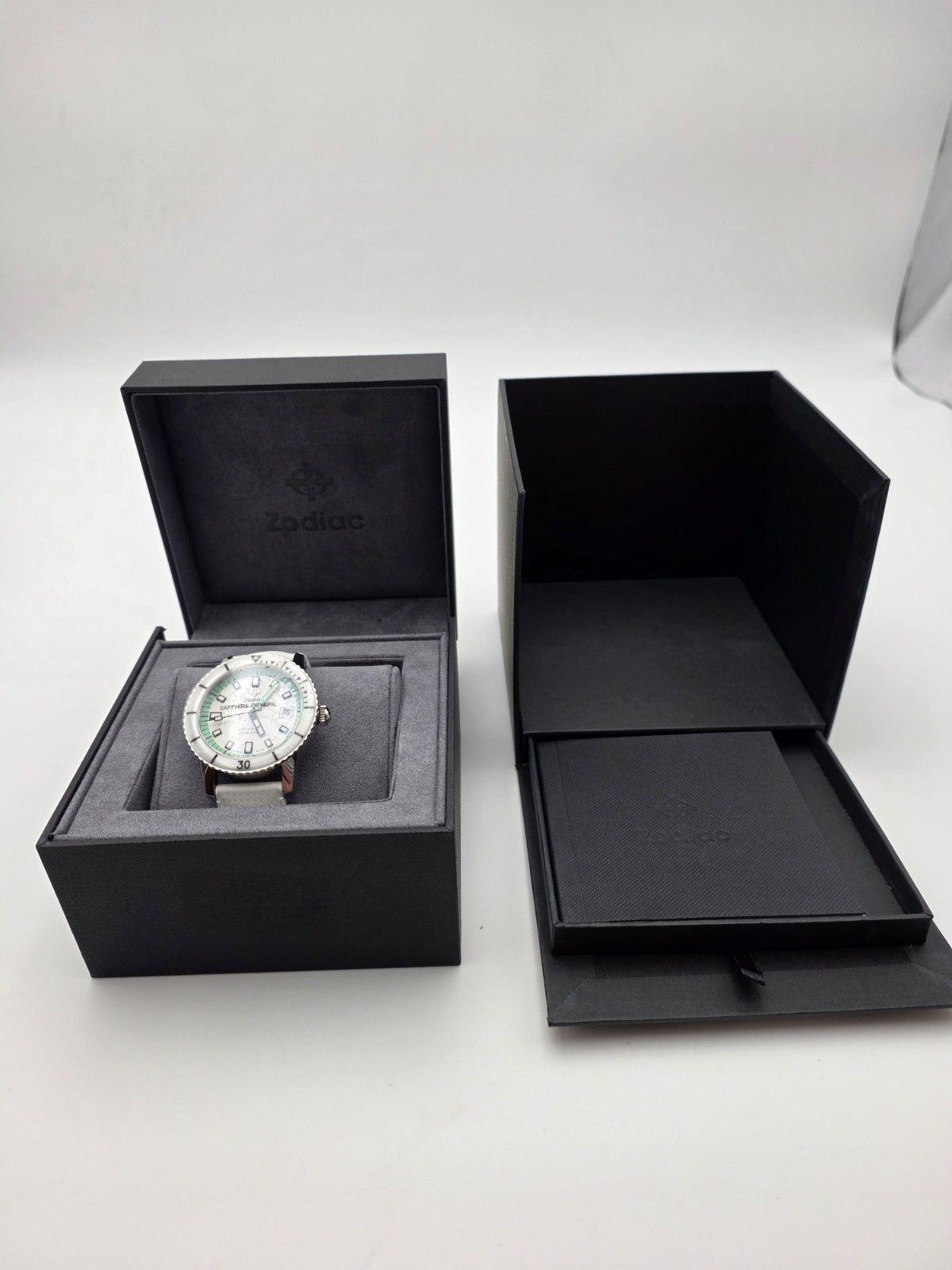 Zodiac Super Sea Wolf Automatic Diver 200m White/Green Dial White Strap Date