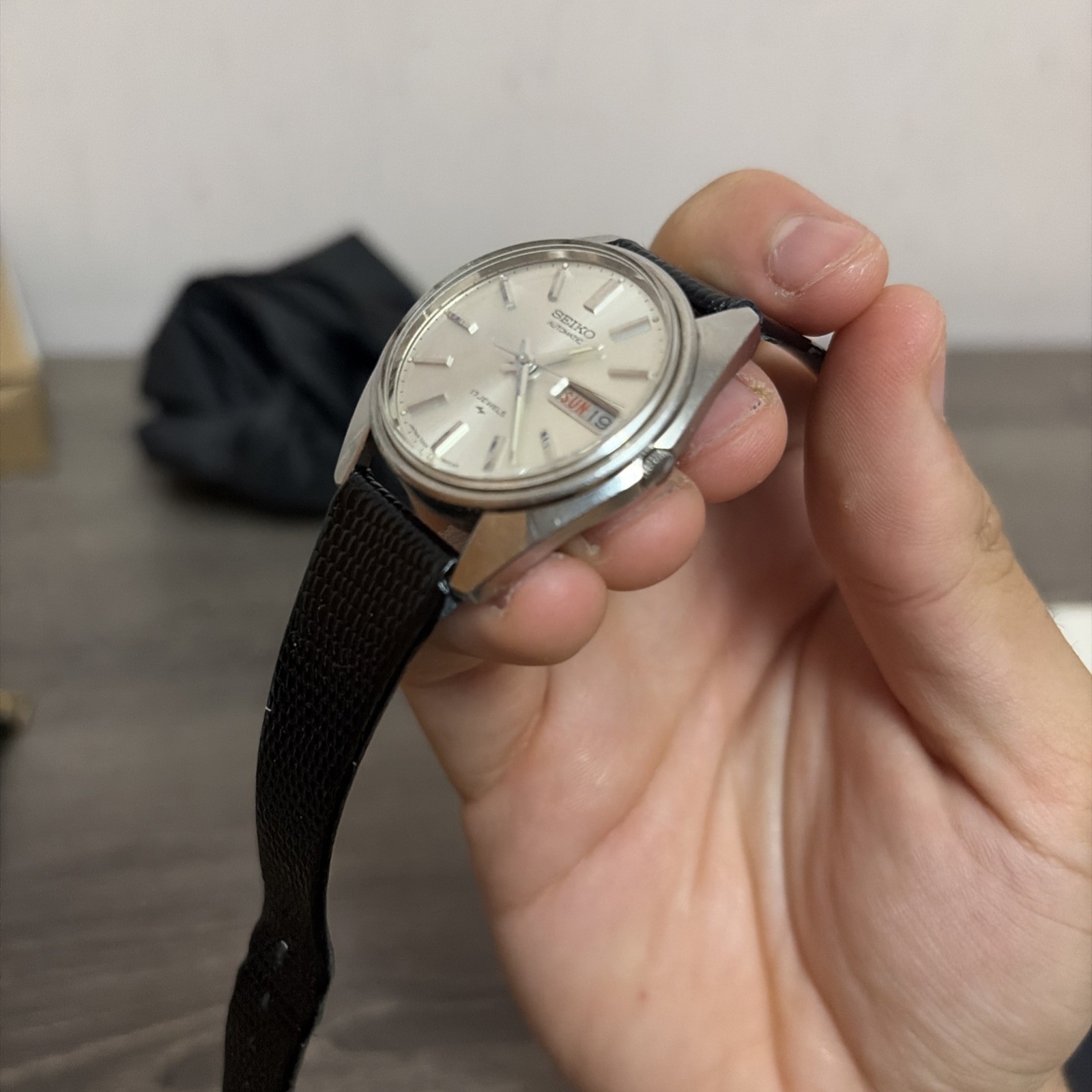 Seiko Automatic 17 Jewels Silver Dial Black Leather Date Wristwatch