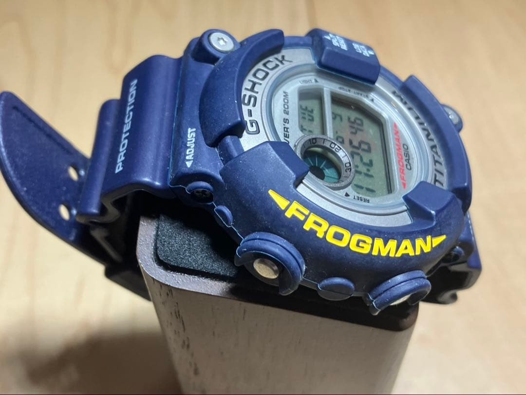CASIO G SHOCK DW 8200NK 2JR Wristwatch