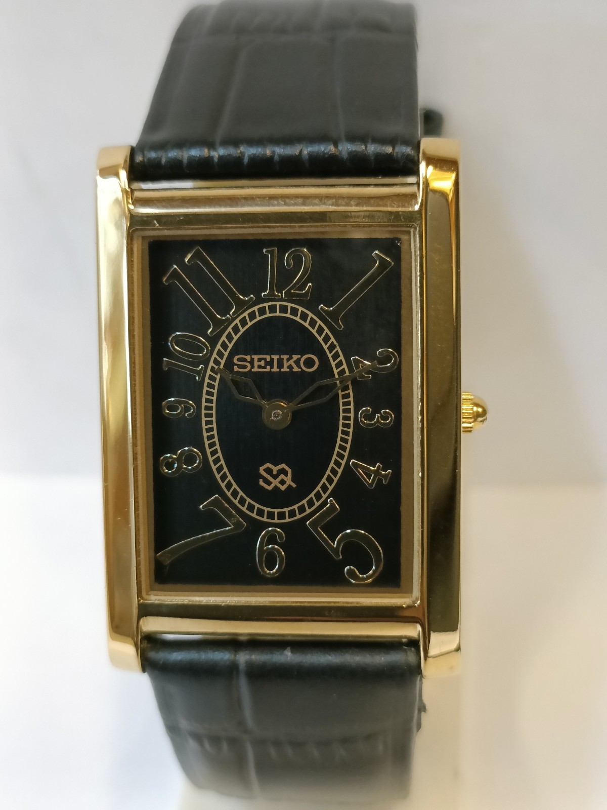 VINTAGE SEIKO SLIM QUARTZ BLACK DIAL JAPAN MEN’S WORKING DRESS WATCH