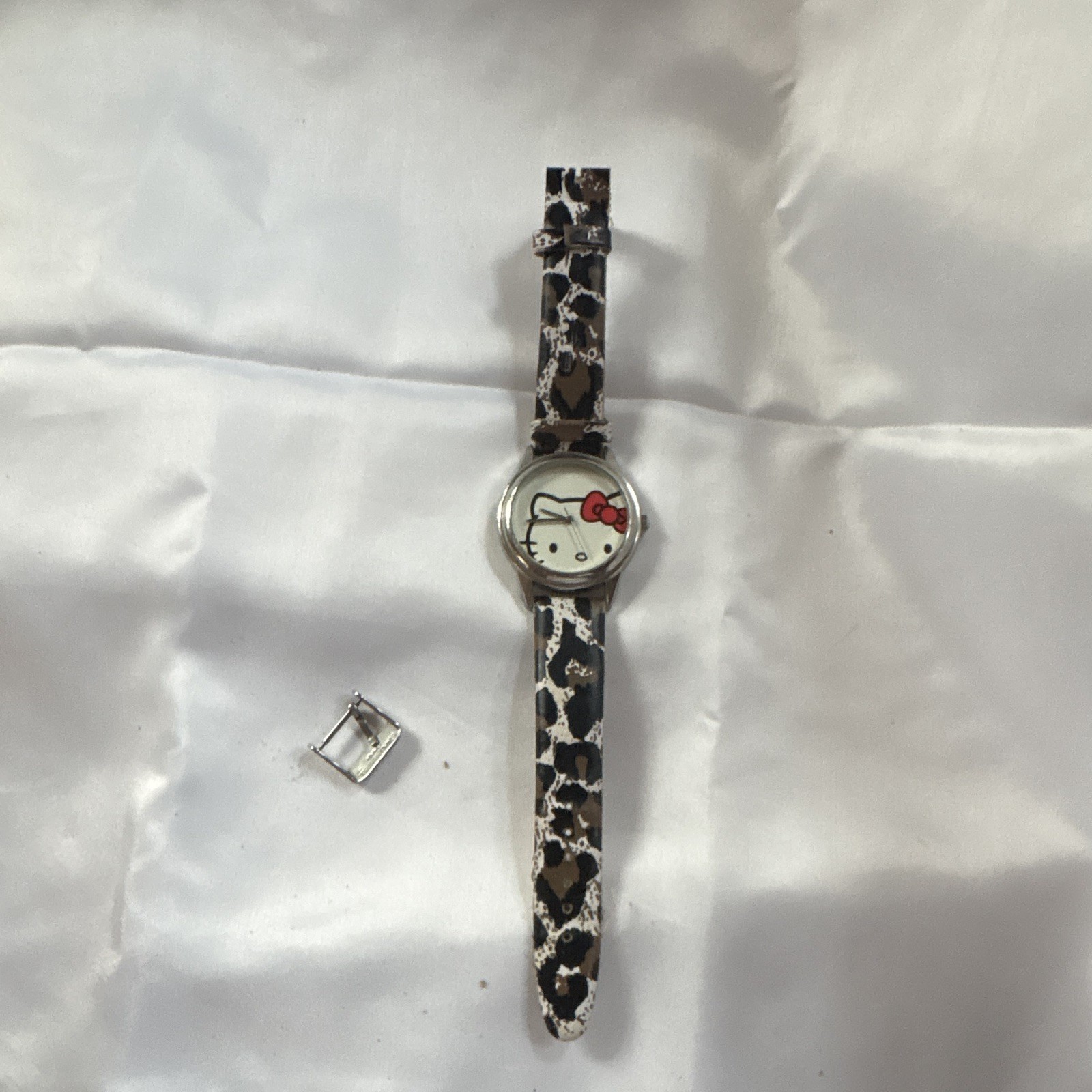 Sanrio Hello Kitty Women’s Quartz Analog Watch Leather Strap 24-27.9mm