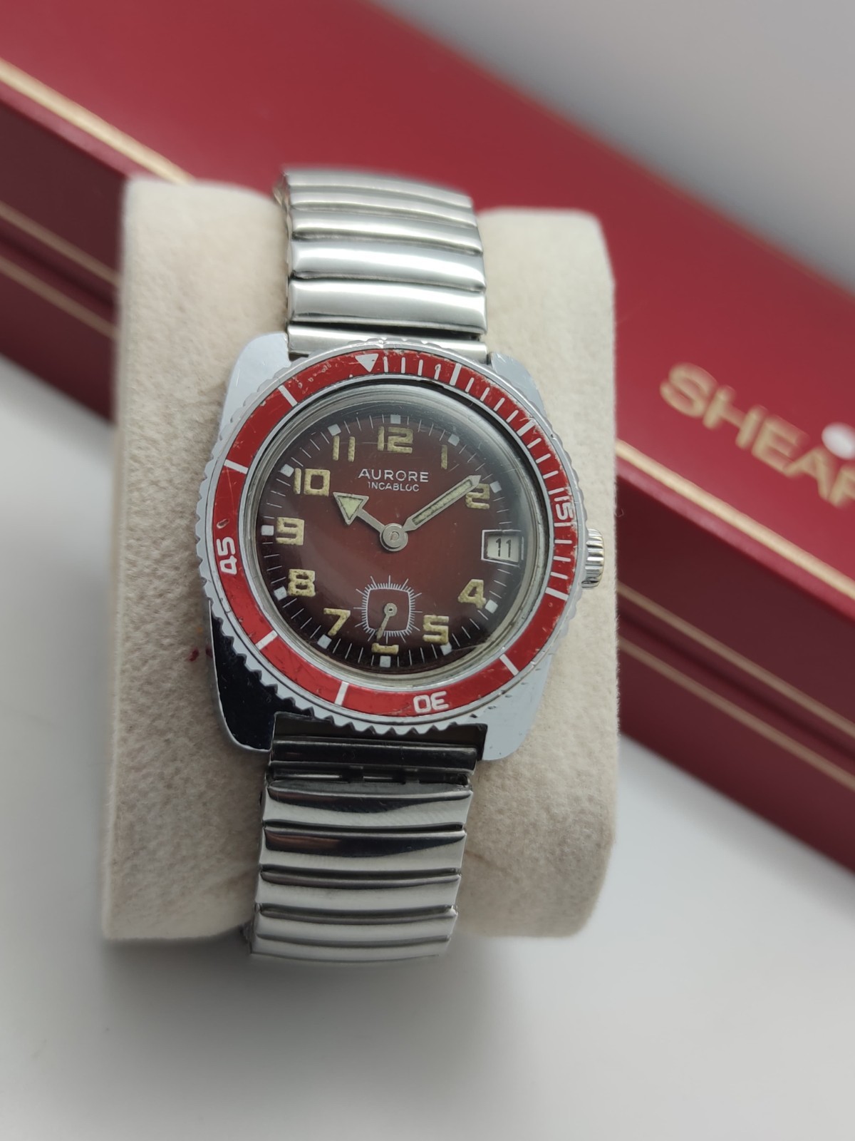 Skin Diver Watch Aurore Manual Wind Red Dial Swiss Made Vtg 31mm Junior