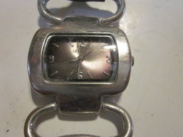 BROWN Dial RECTANGULAR Working Condition GENEVA LADIES WRISTWATCH SNAP BAND