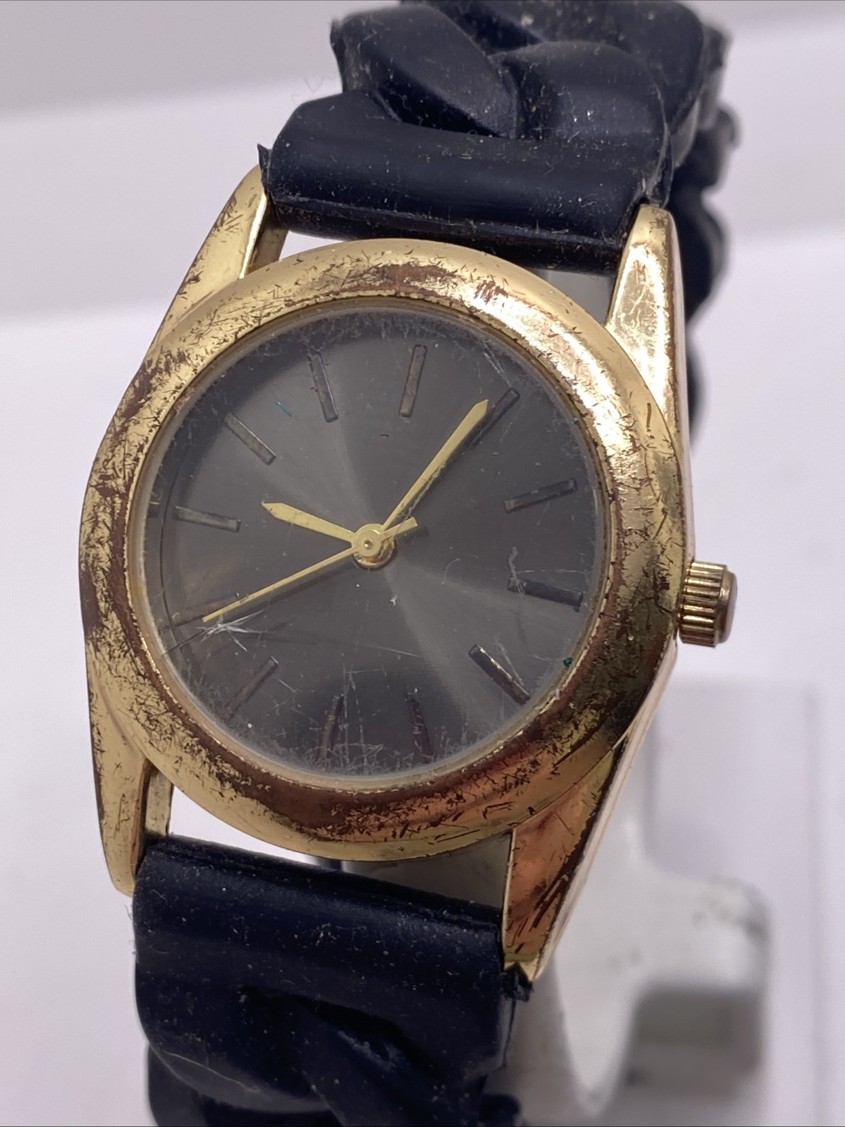 Vintage Womens Gold Black Rubber New Battery