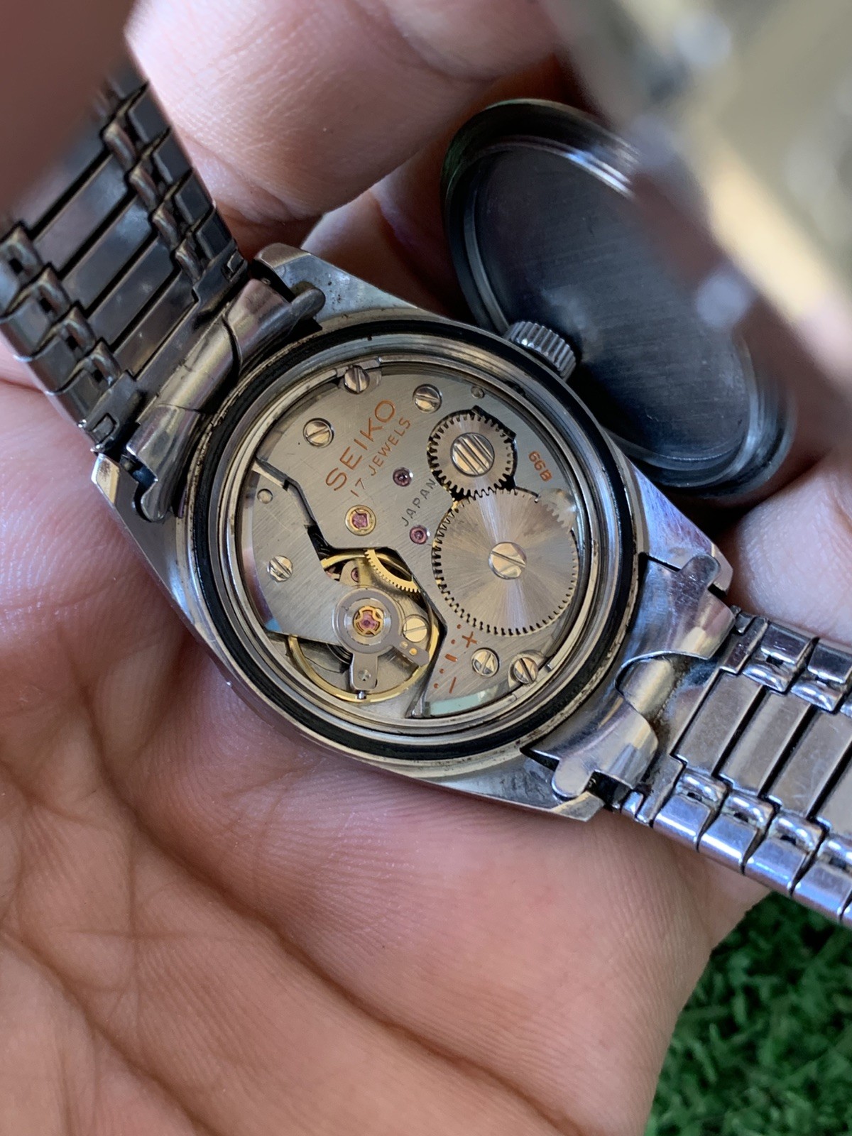 Vintage Seiko 66-7970 Hand wind Watch 30mm Boy Size 1970s Japanese Timepiece 17J