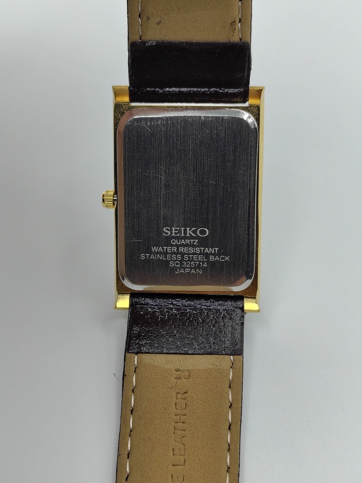 vintage seiko slim quartz men’s wrist watch White Dial Leather Strap