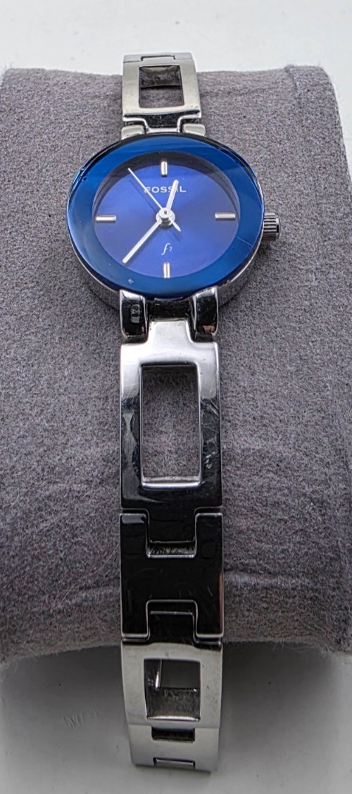 Vintage (2000) Fossil F2 Model ES-9388 Blue Dial Stainless Steel