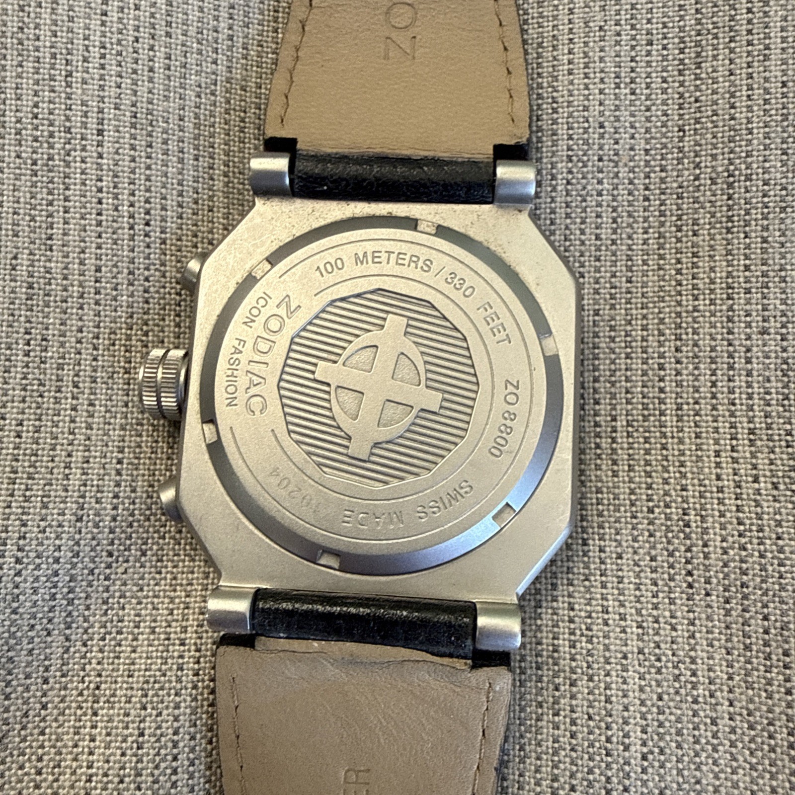 Zodiac ZO8800 Swiss Chronograph- Icon Fashion Model- USA SELLER-NICE – LOW PRICE