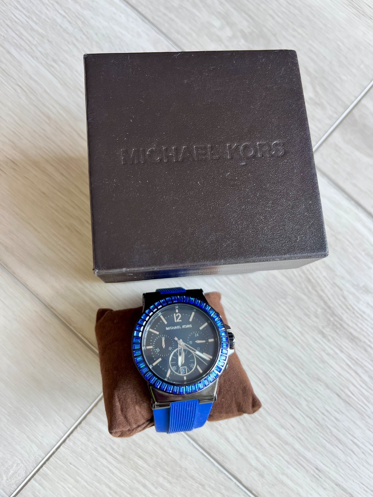Preowned Michael Kors classic chronograph watch MK5466 with blue silicon strap