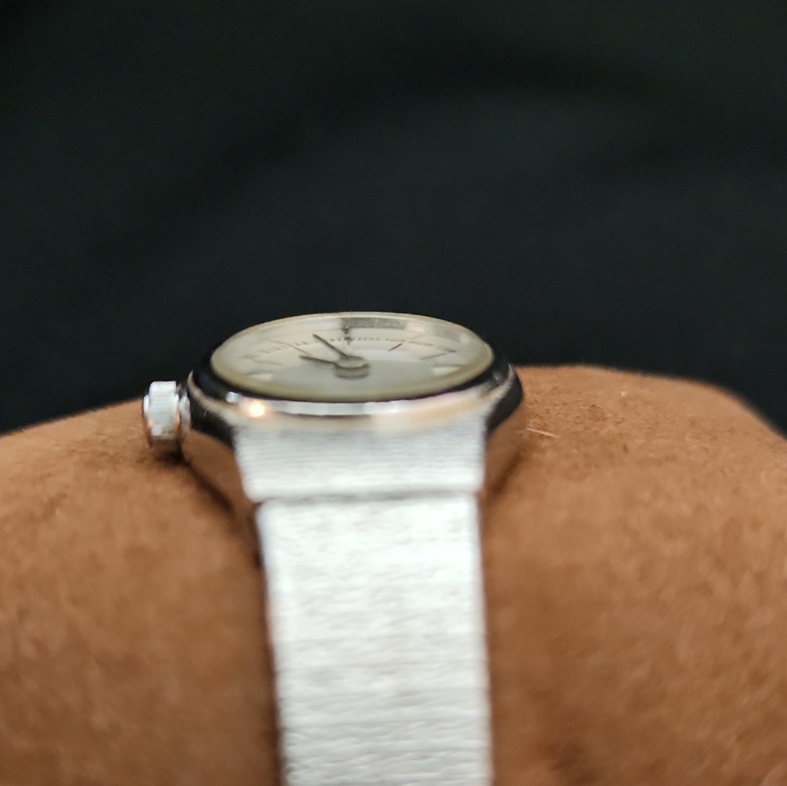 Citizen Quartz Women’s Dress Watch White Dial Silver Tone Bracelet 17mm RUNNING