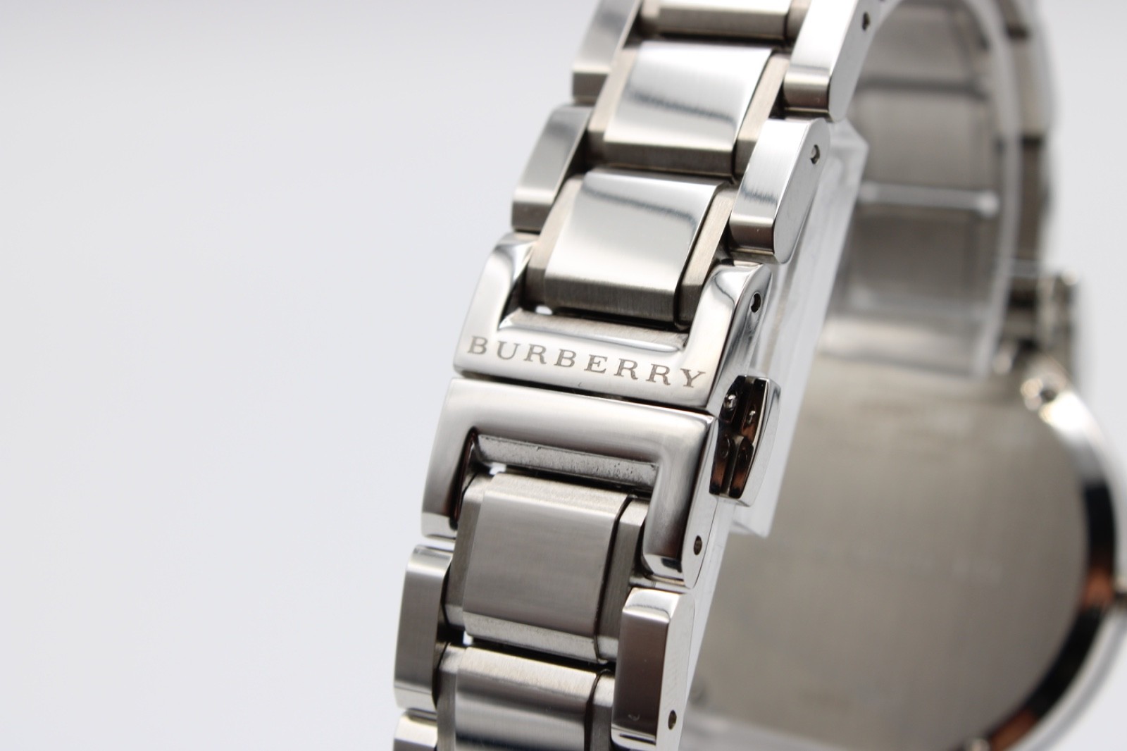 BURBERRY THE CITY Stainless Steel Silver Unisex Watch BU9000
