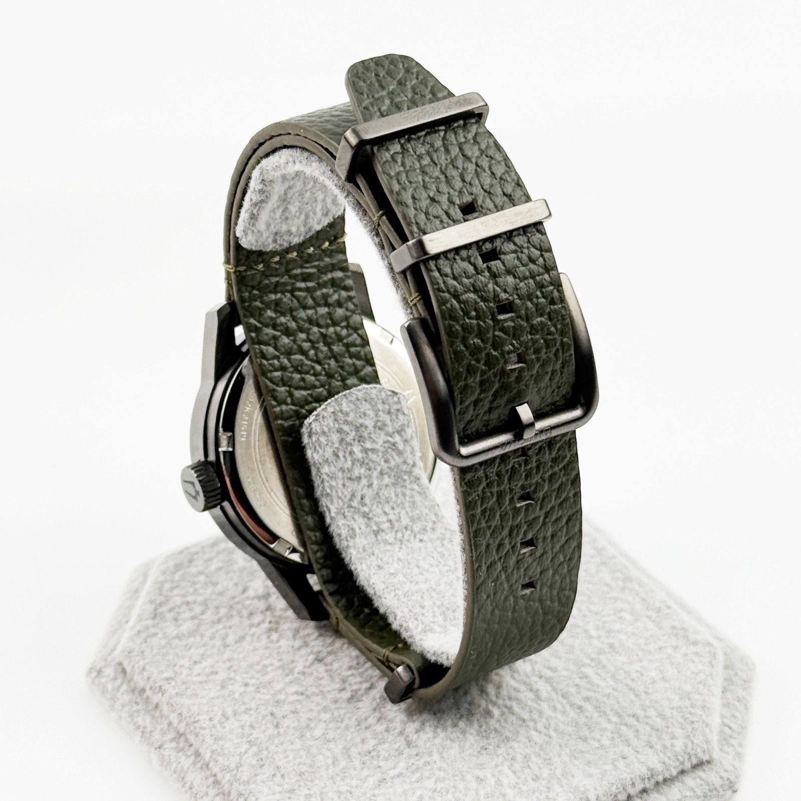 Bulova Hack Men’s Automatic Watch Military Sports Leather Strap 38 mm 98A255