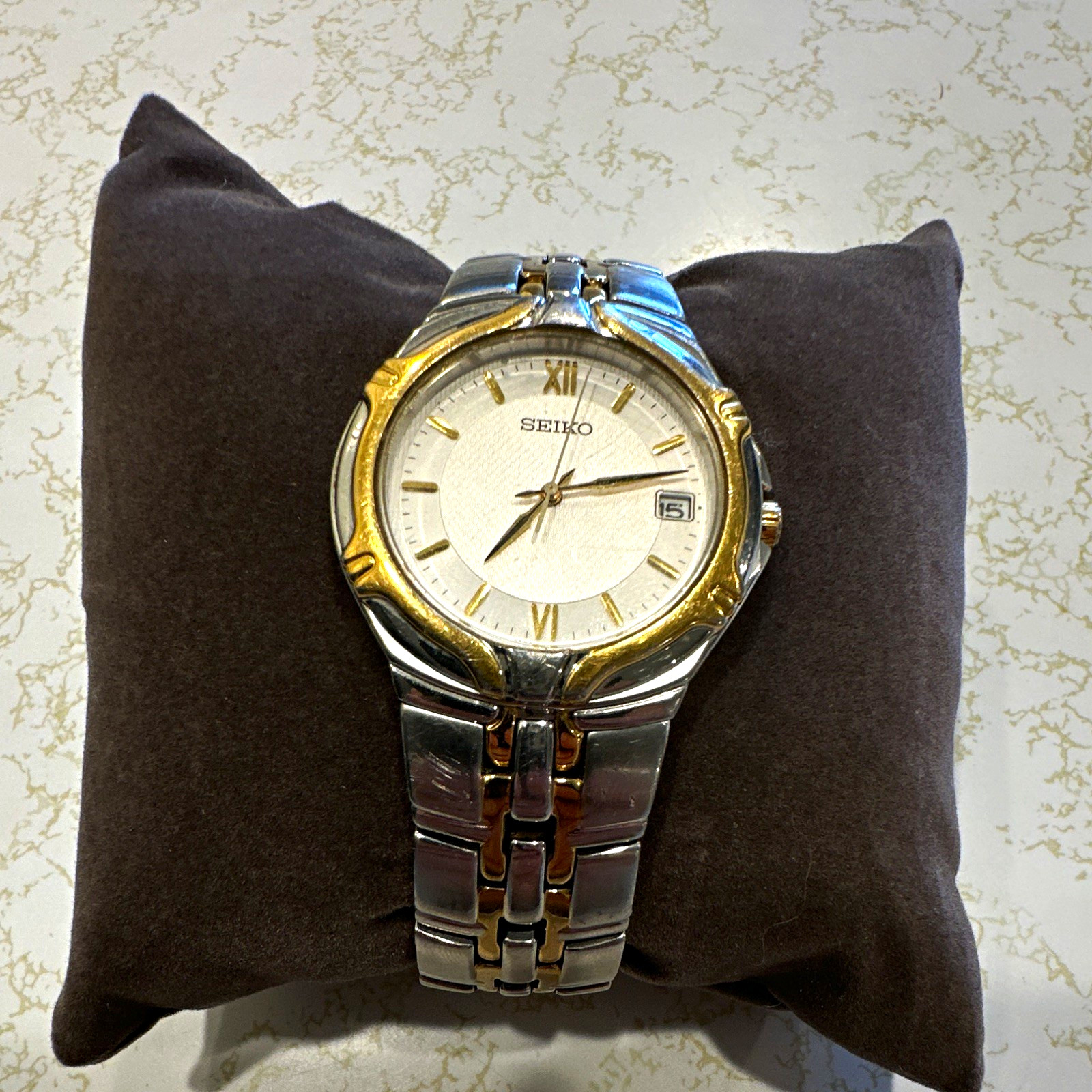 Seiko Quartz Two-Tone Stainless Bracelet Watch White Textured Dial Date