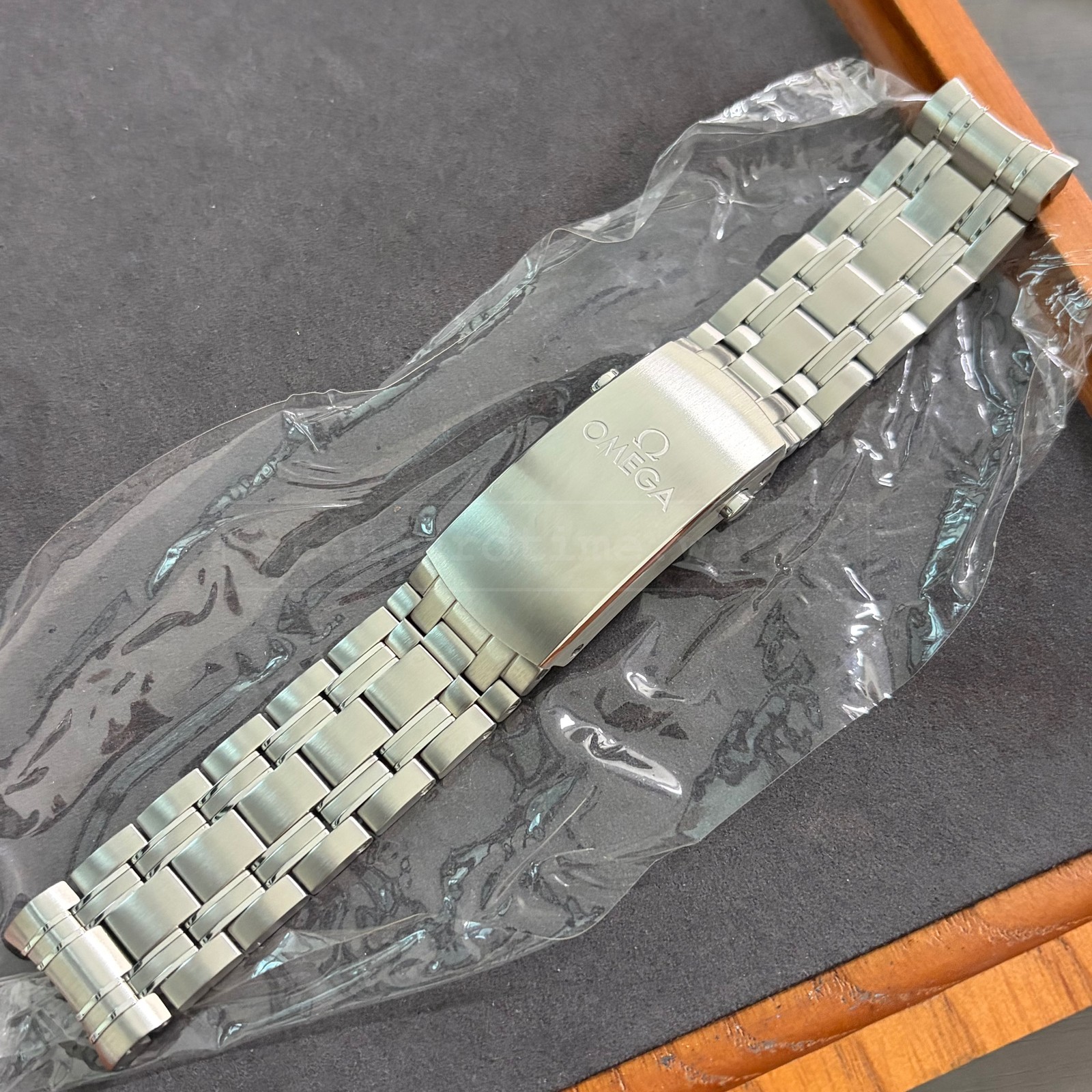 Omega Seamaster Diver 300 M Full Set +Rubber 210.30.42.20.04.001 210.30.42.20.04