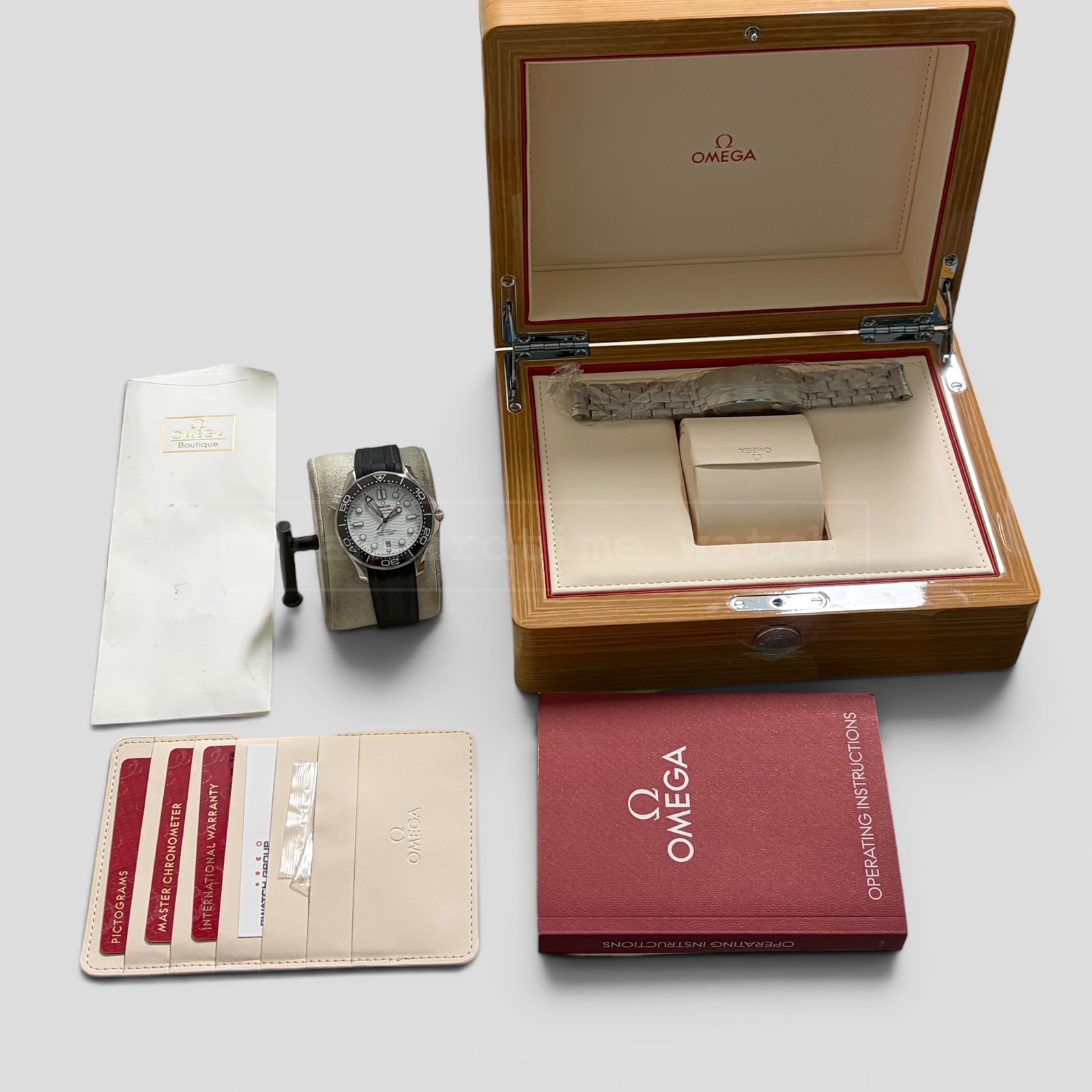 Omega Seamaster Diver 300 M Full Set +Rubber 210.30.42.20.04.001 210.30.42.20.04