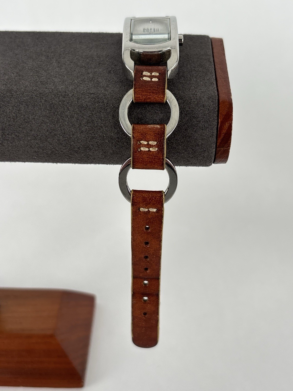 Fossil F2 ES-9634 18mm Silver Tone Quartz Watch w/Leather Band & New Battery