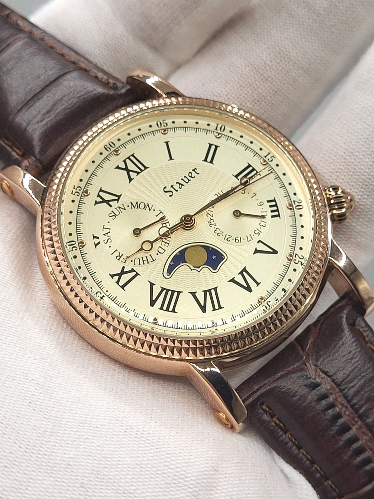 [ Brand NEW ] Stauer Mens Beige Dial Maroon Leather Strap Quartz Watch 20390