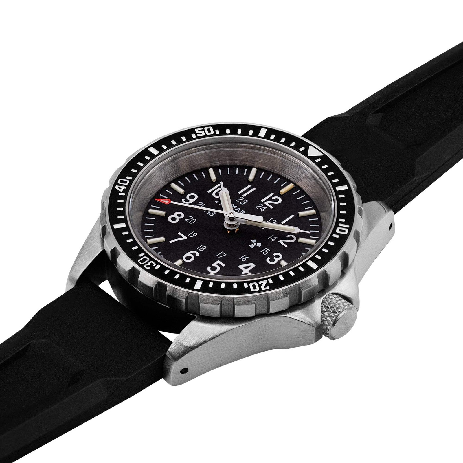 Divers Auto Medium Search and Rescue Quartz Black NGM/Rubber | Matte Black Dial
