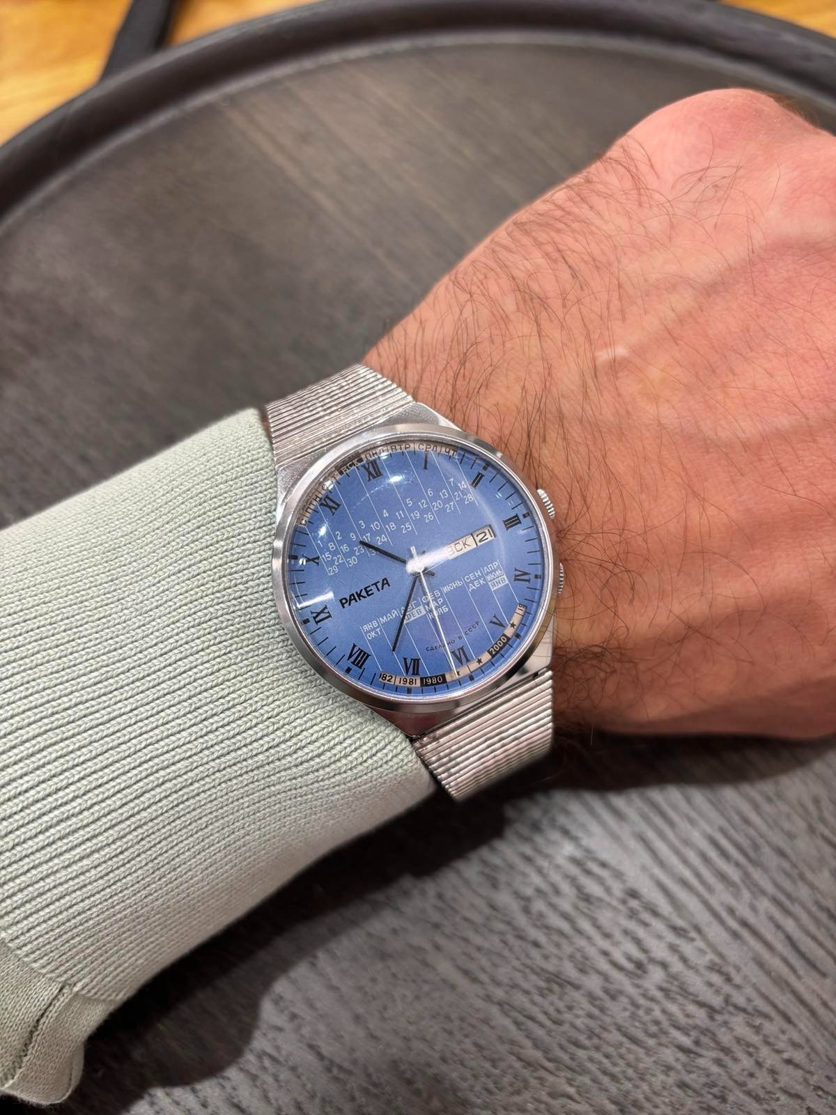 “Vintage Raketa Soviet Calendar Watch Blue Dial USSR Rare Retro Men’s Watch”