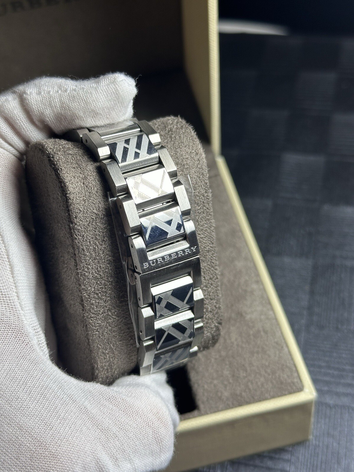 Burberry The City BU9037 Stainless Steel 38 mm Unisex Watch