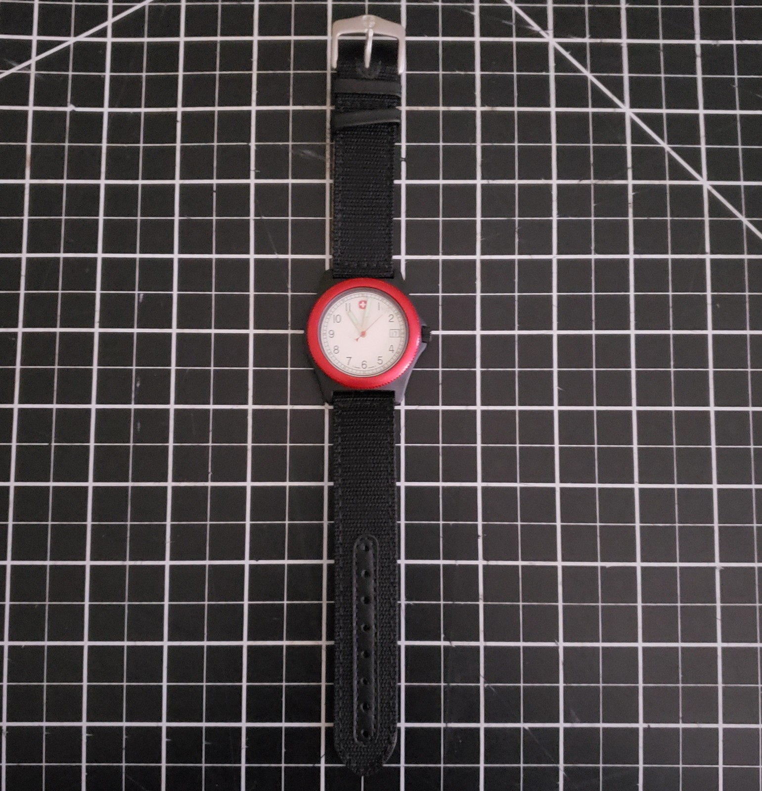 *SCARCE* RARE ED. Swiss Made men’s watch red bezel ivory dial black case & strap