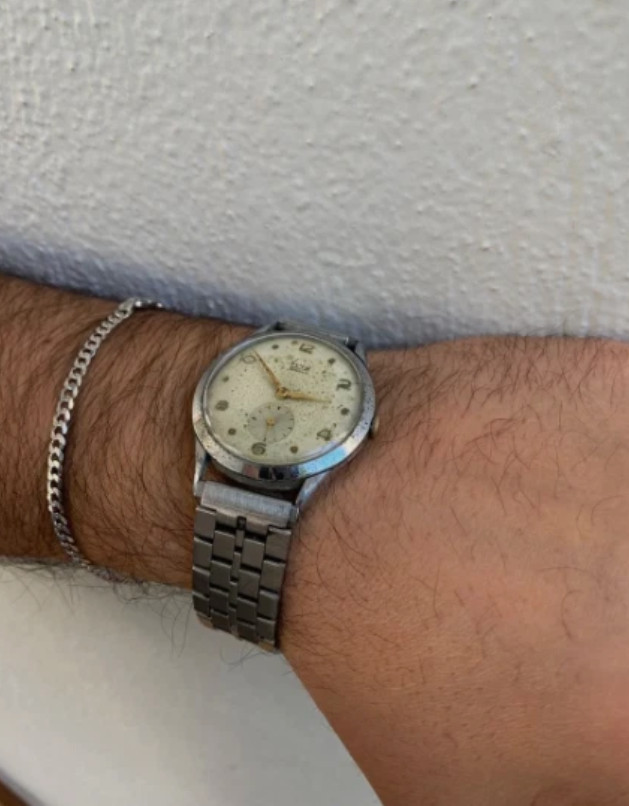 Vintage Rare 1950s Men’s Avia 15 Jewels Swiss Made Mechanical 36mm Watch