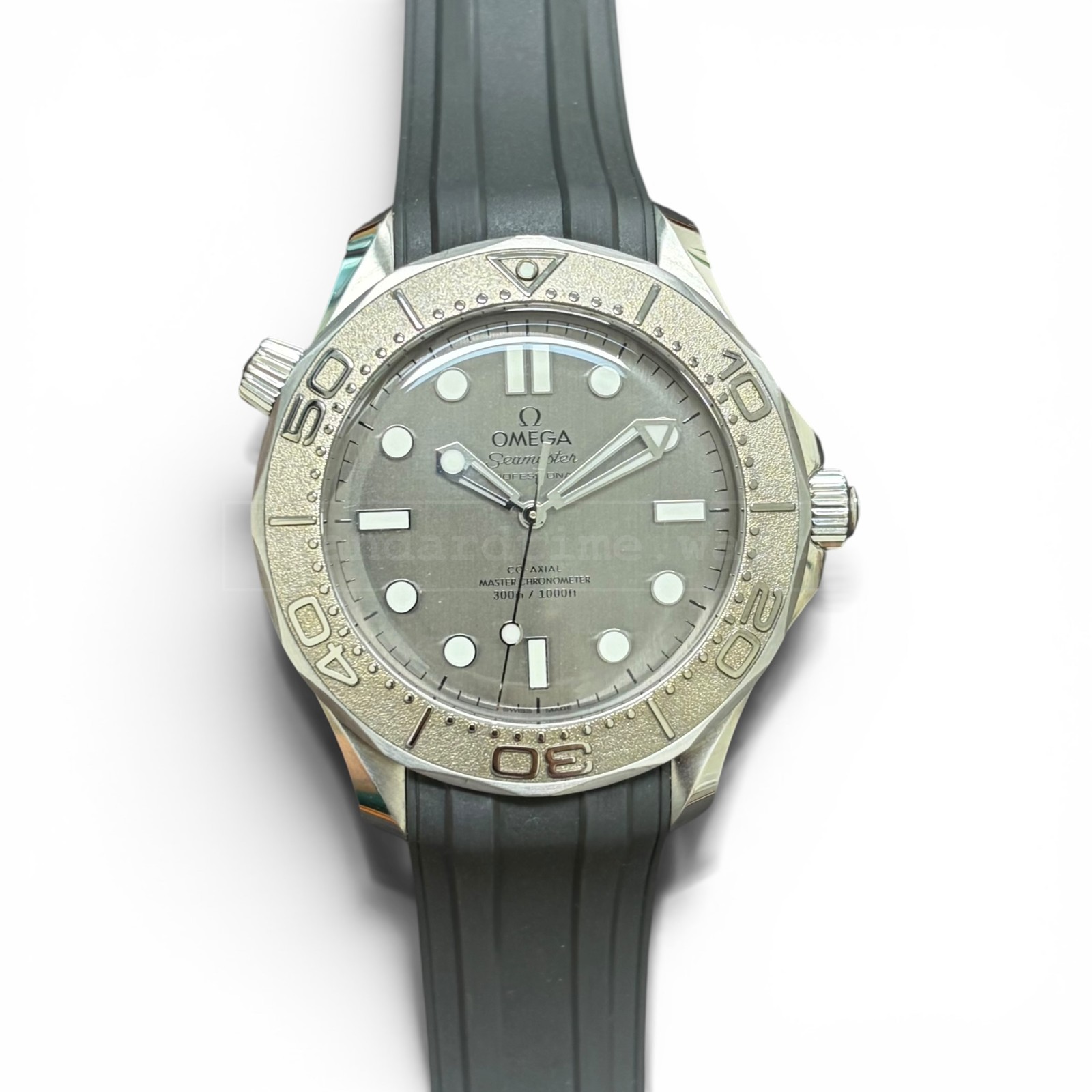 Omega Seamaster Diver 300 M 42mm Gray Dial Ref 220.12.41.21.03.002 Diver 300m Ti
