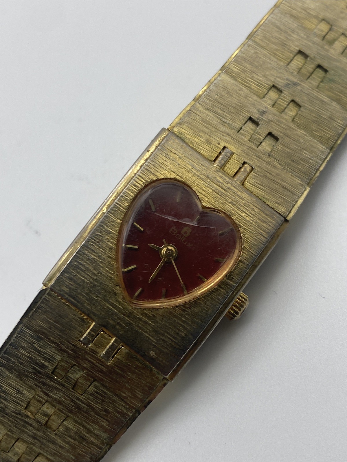 Vintage Womens Bolux Heart Shaped Bezel Brushed Gold Tone 18mm New Battery 6.75”