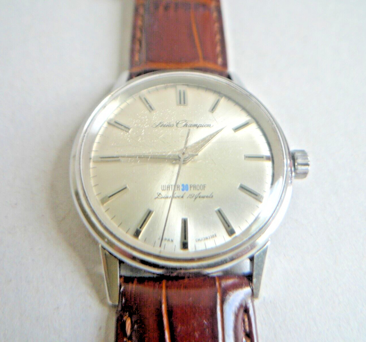 Great Condition ! SEIKO CHAMPION DIASHOCK 19-JEWELS Vintage Watch