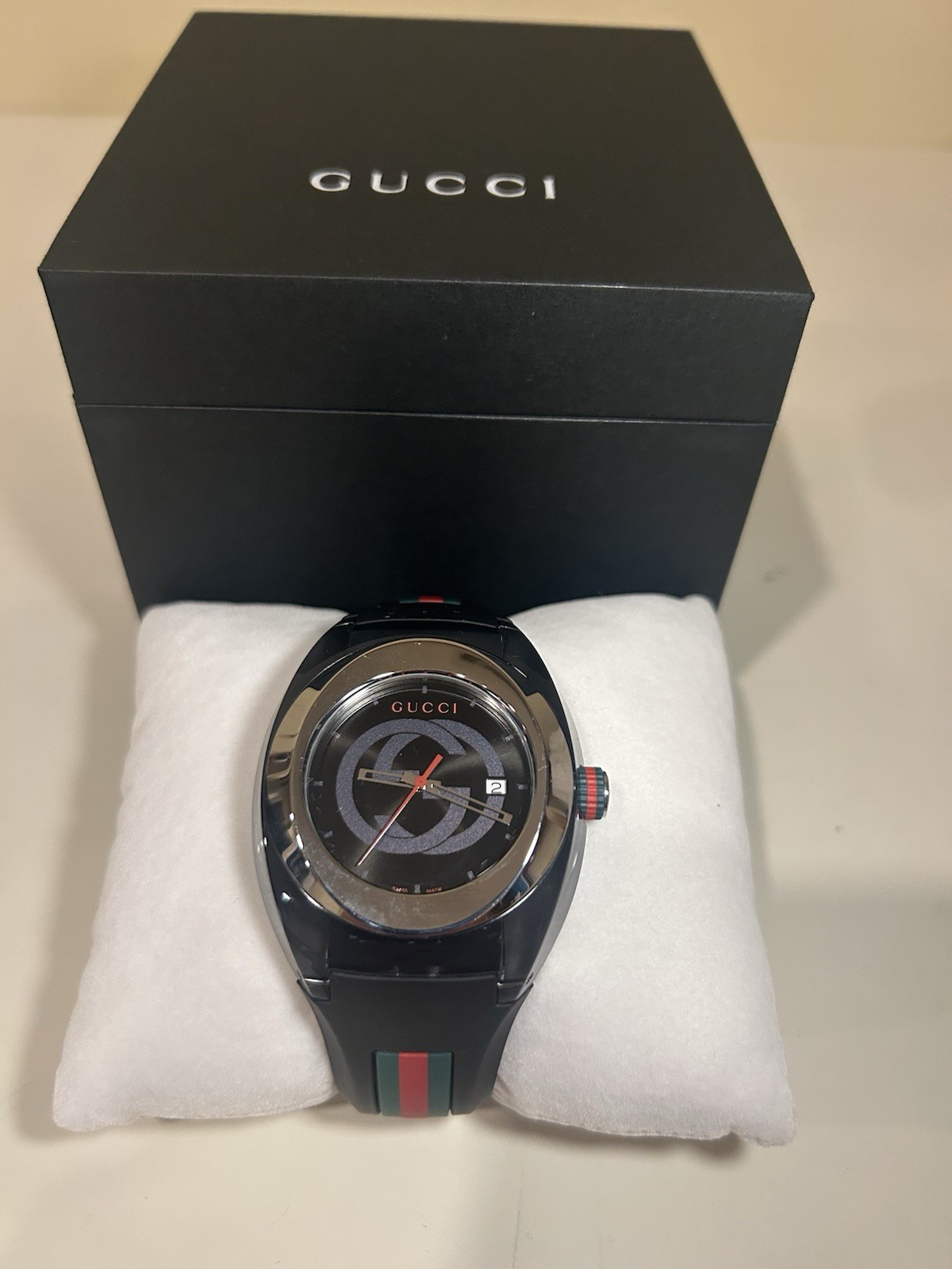 Gucci Sync XXL YA137101 Men’s Quartz Rubber Band Watch New In Box
