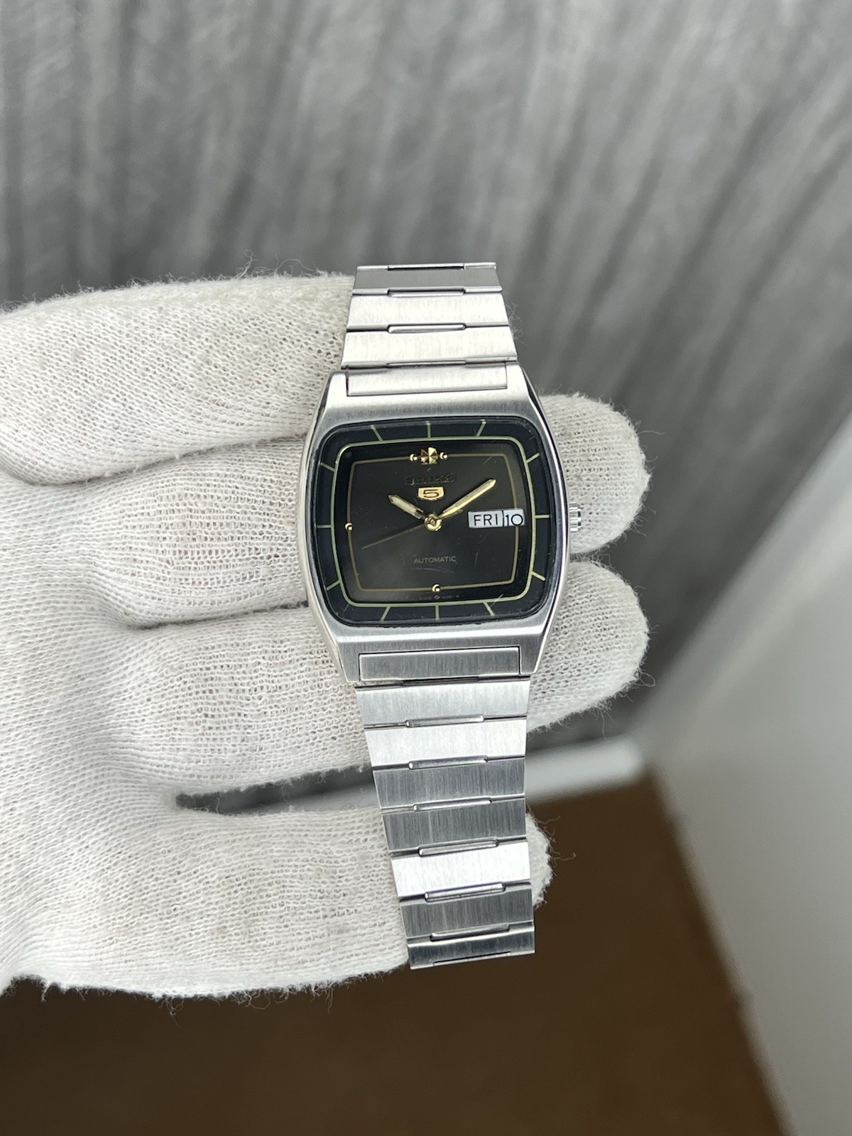 Vintage Seiko 5 Automatic TV Shape 6309-4004 Day/Date Men’s Wristwatch Japan.